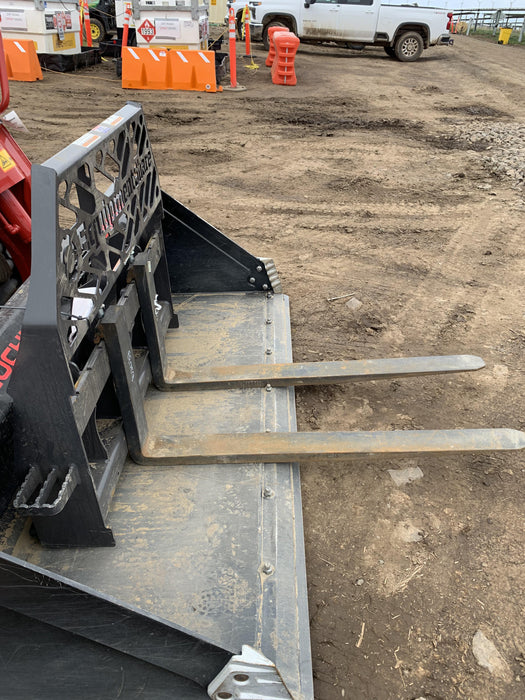 2021 PALADIN 48" Pallet Forks - Paladin