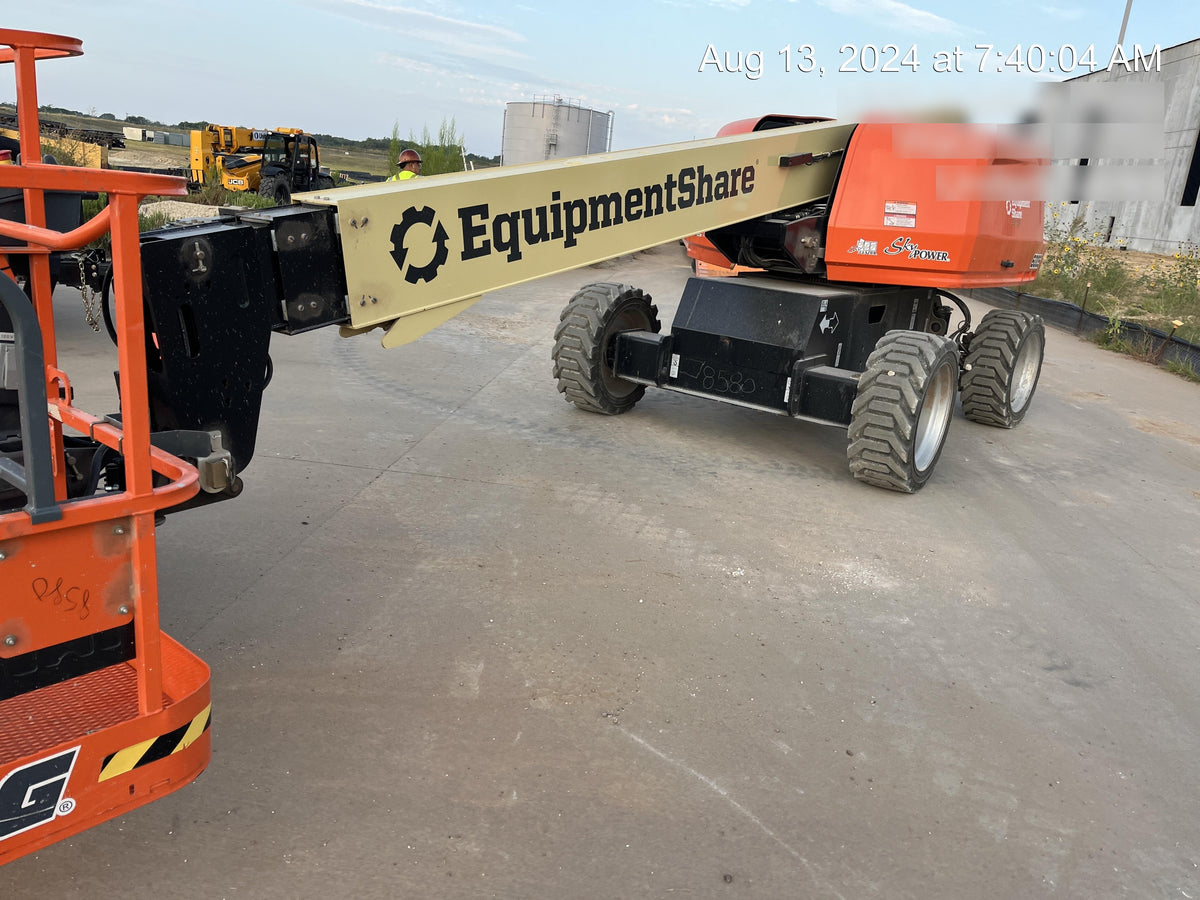 2023 JLG 600S