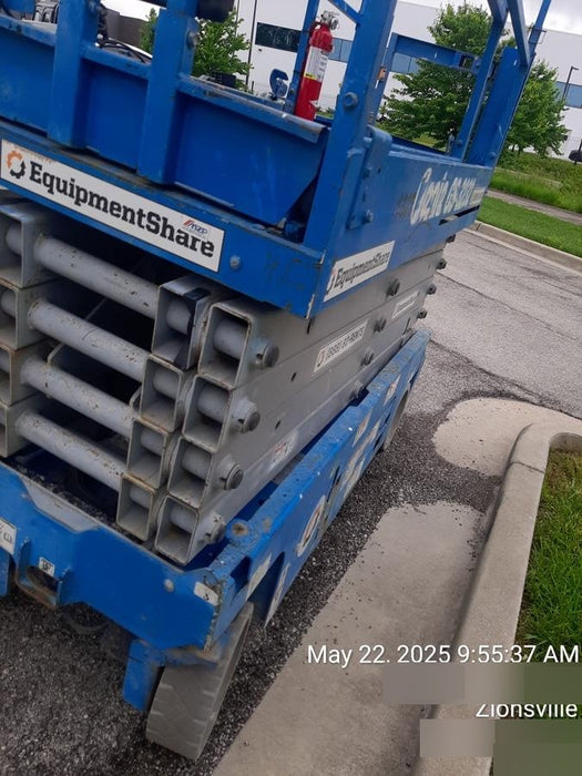 2016 Genie GS-3232 32' Narrow Scissor Lift