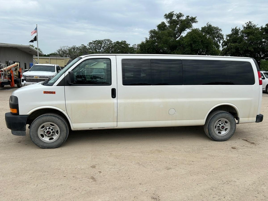 2022 GMC Savana 3500