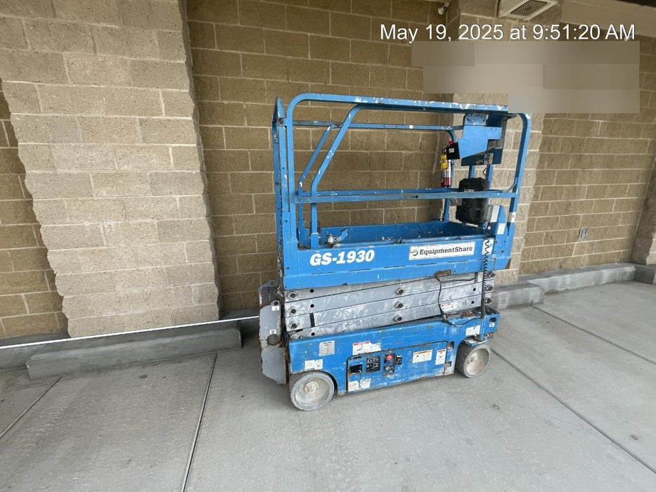 2019 Genie GS-1930 Fixed Rails with Chain Entry