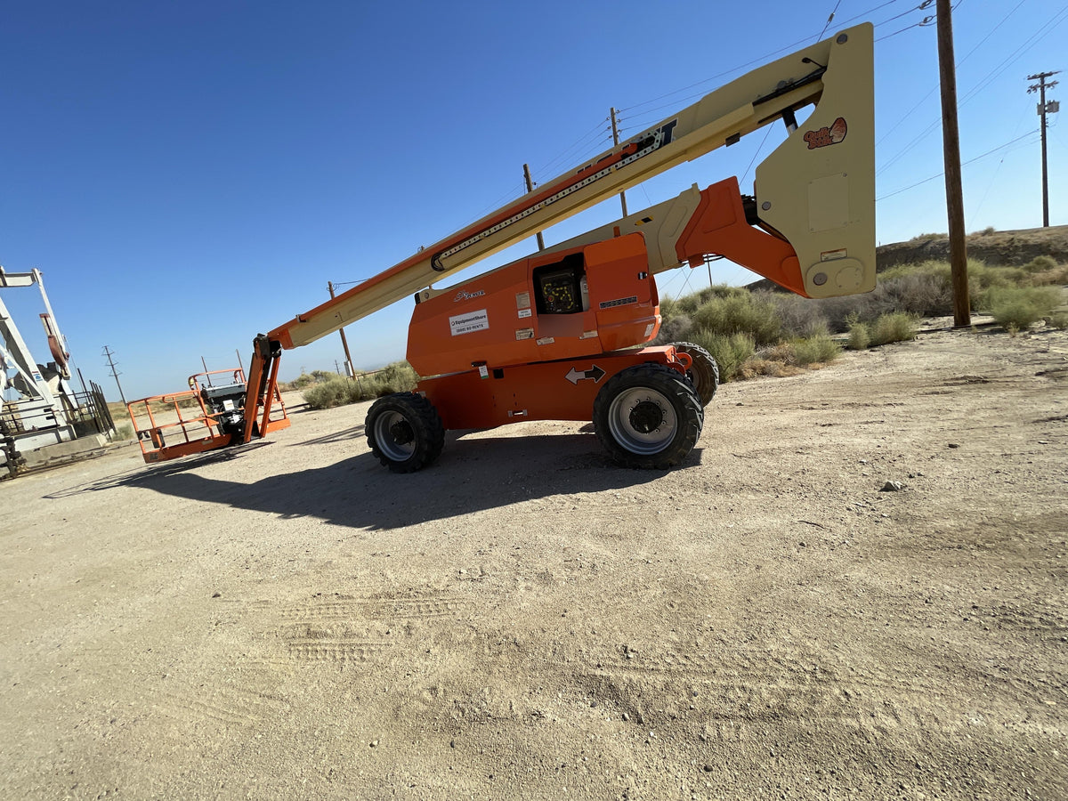 2020 JLG 800AJ