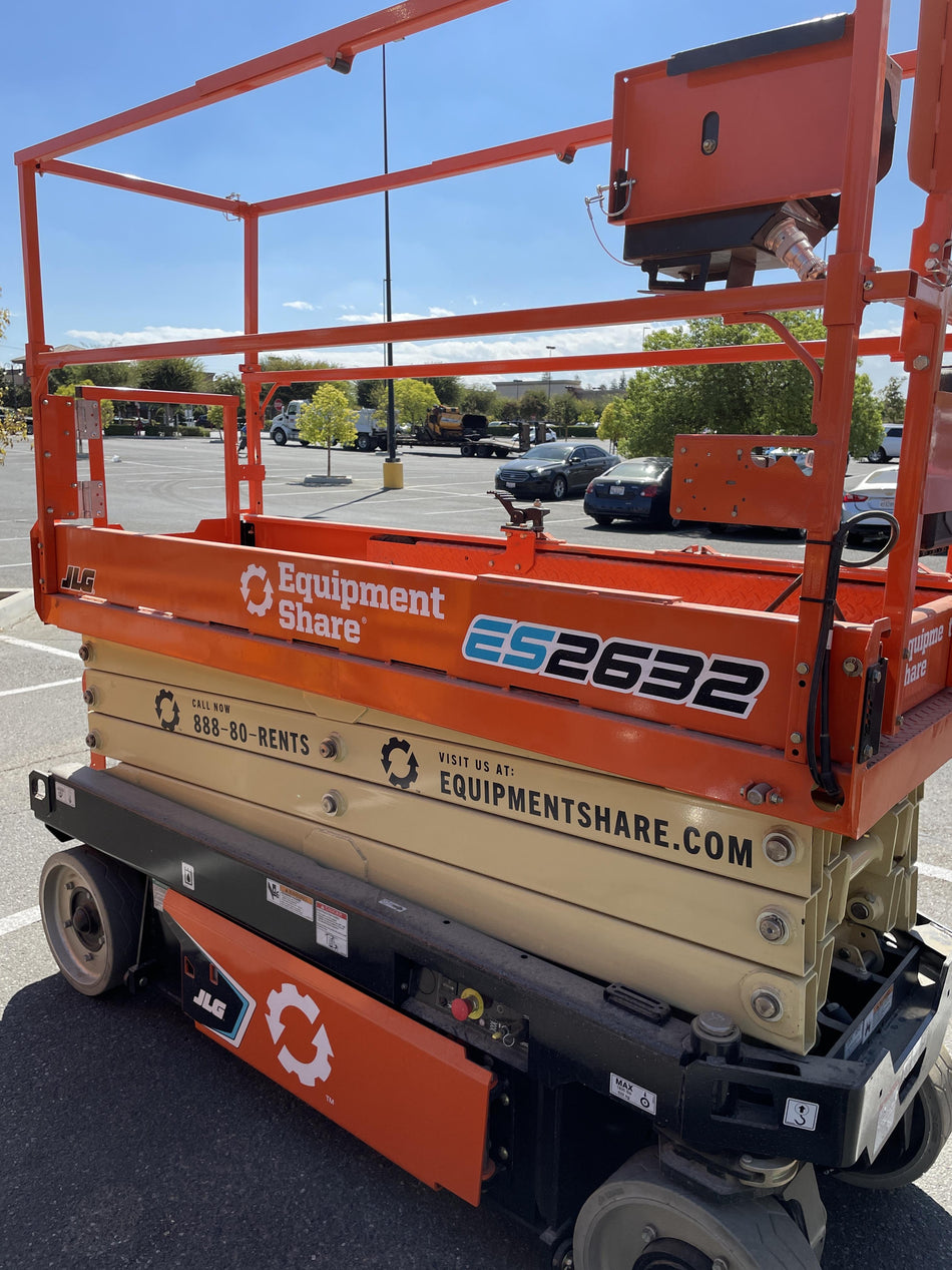 2022 JLG ES2632