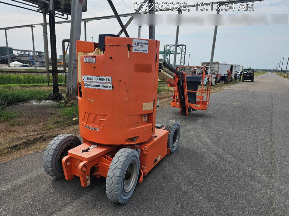 2019 JLG E300AJP