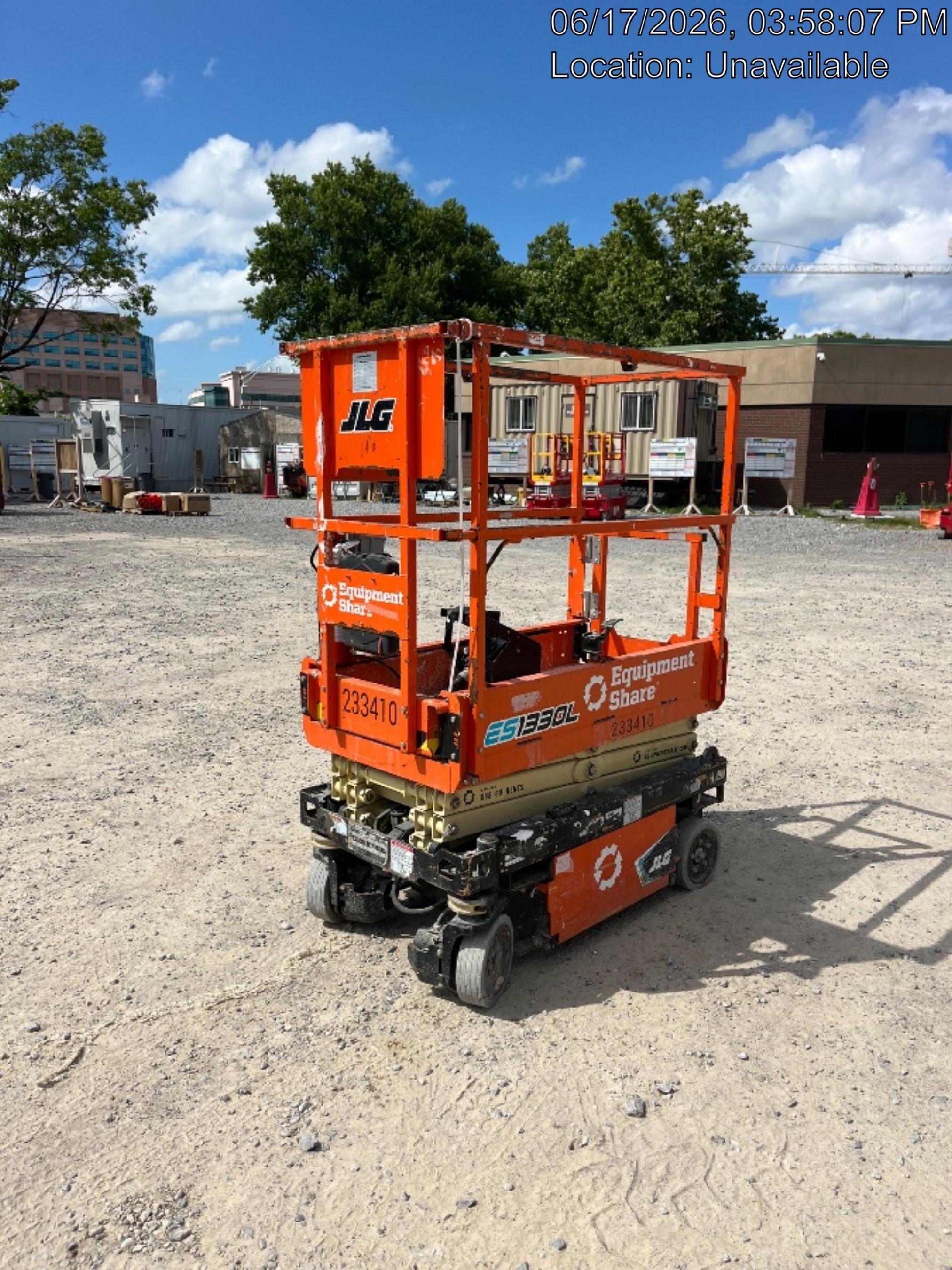 2022 JLG ES1330L