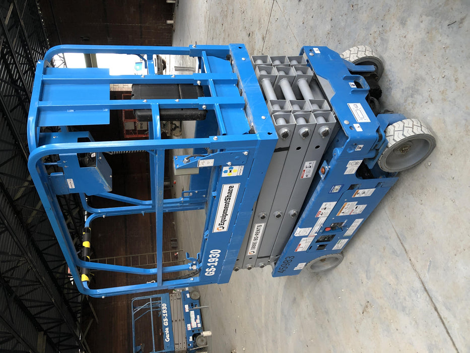 2019 Genie GS-1930 Fixed rails with chain Entry