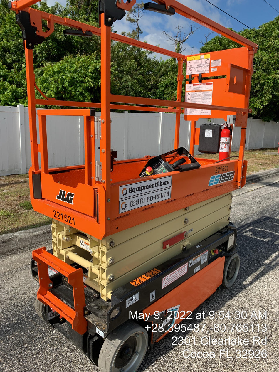 2022 JLG ES1932