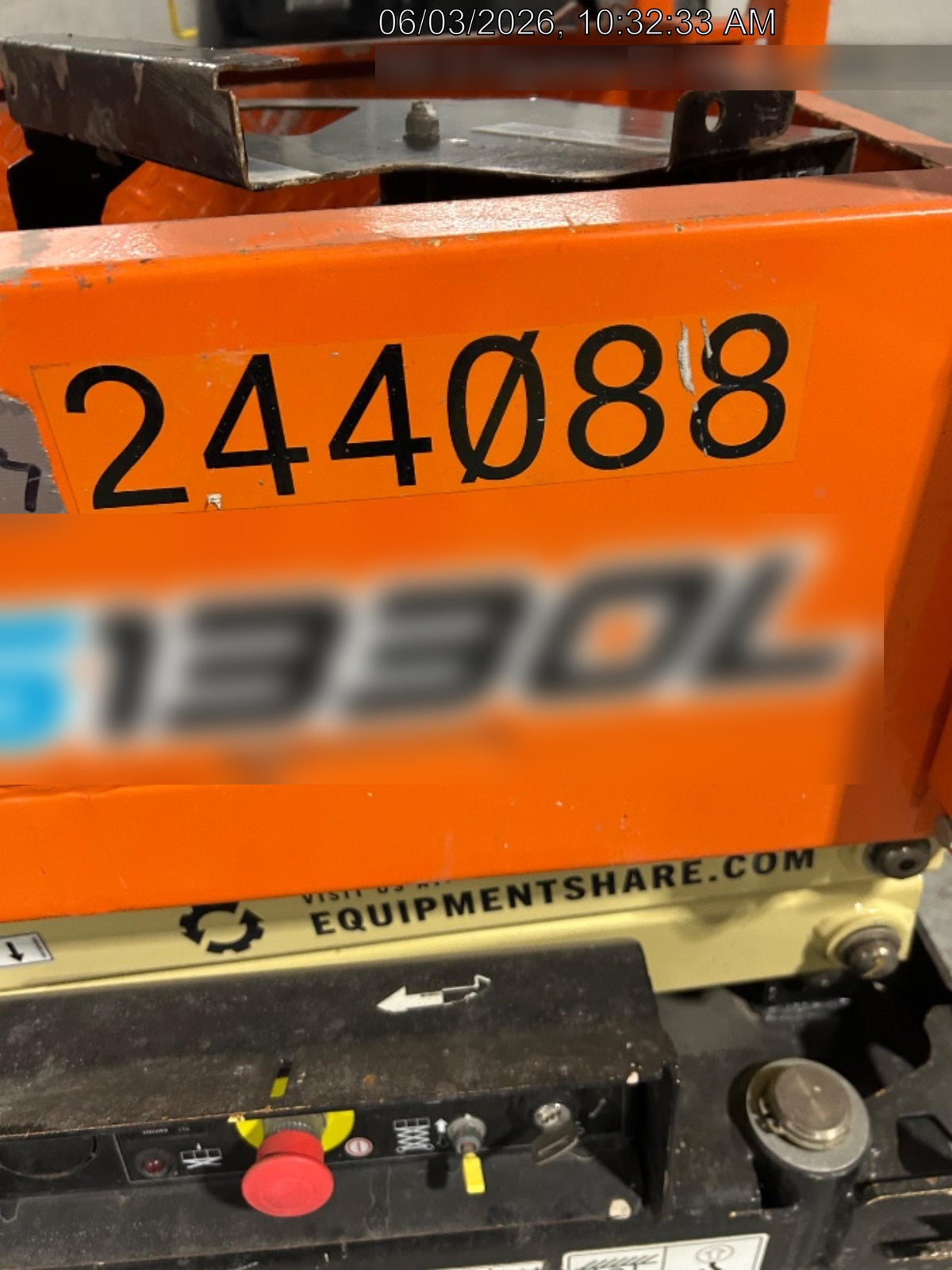 2022 JLG ES1330L