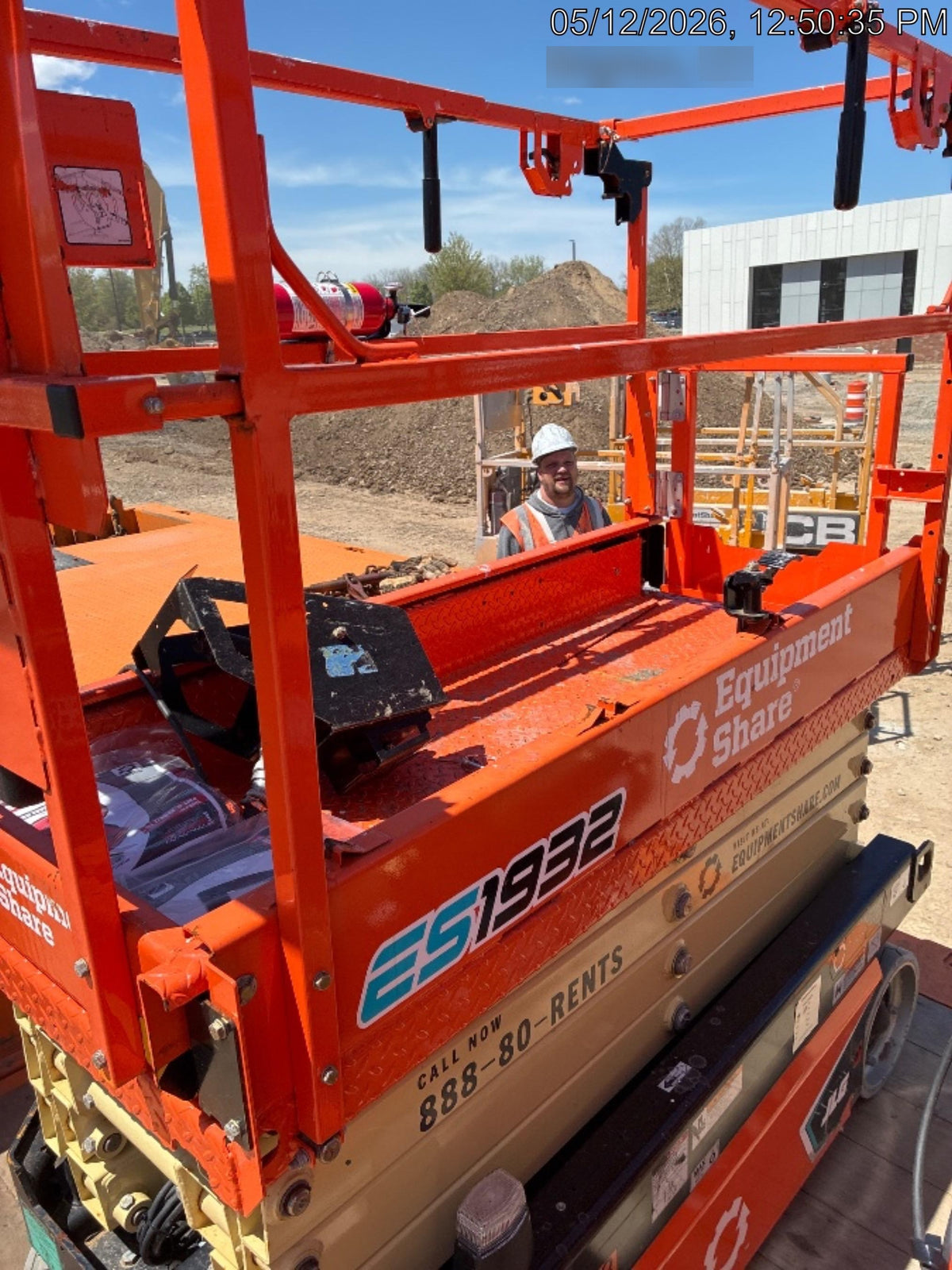 2024 JLG ES1932