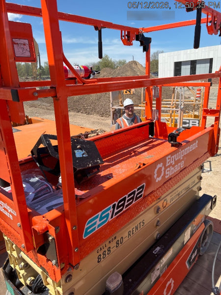 2024 JLG ES1932