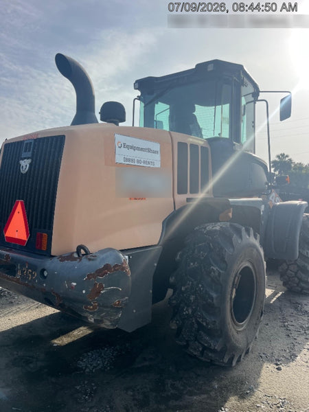 2018 Case 721G CLOSED CAB, 1 FUNCTION, JRB 416 STYLE HYD COUPLER