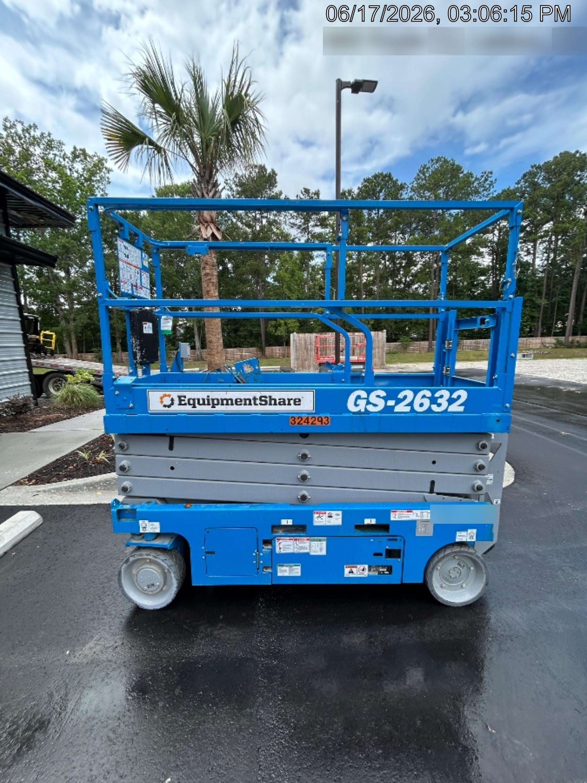 2023 GENIE GS-2632