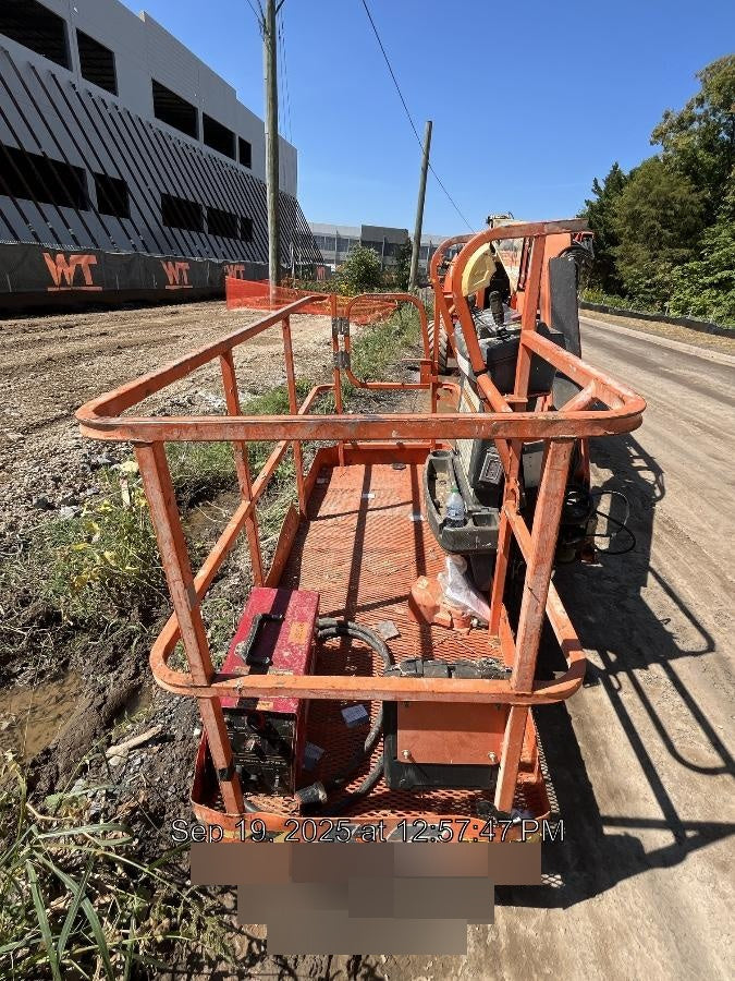 2022 JLG 860SJ
