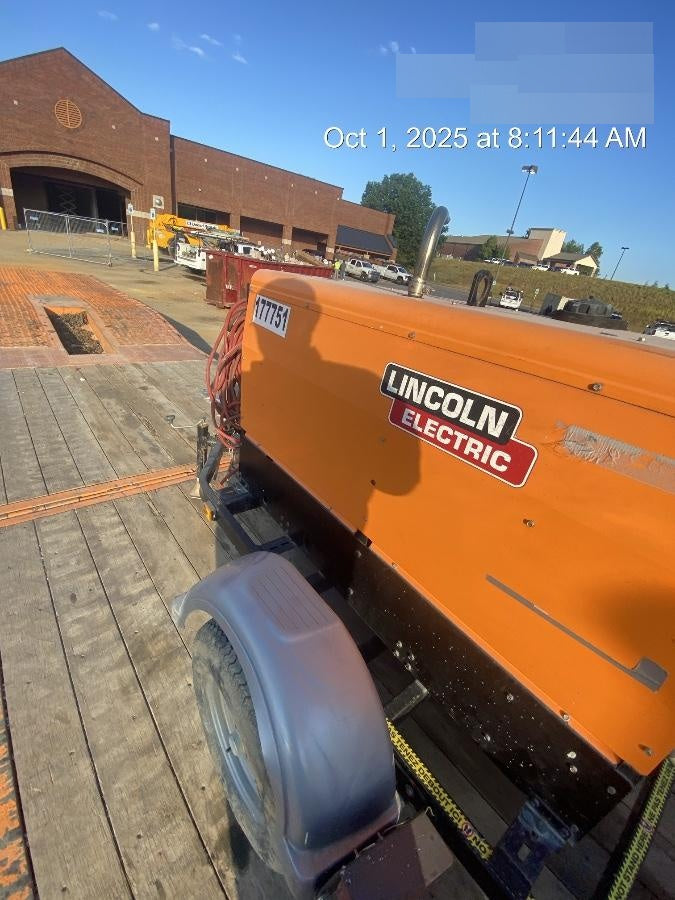 2021 Lincoln Electric Vantage 322 Vantage 322 Ready Pak 3 w/ Decals, ORANGE (includes trailer, cable rack, fender light kit) NO Telematics