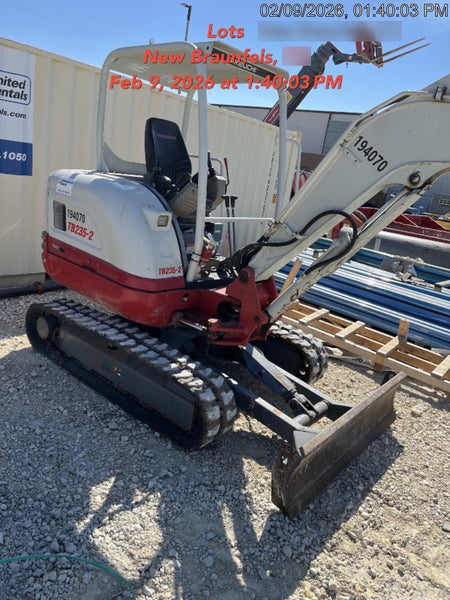 2021 TAKEUCHI TB235-2R