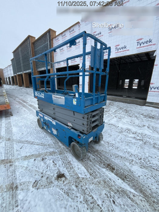 2019 Genie GS-2632 Folding rails with half height swing gate
