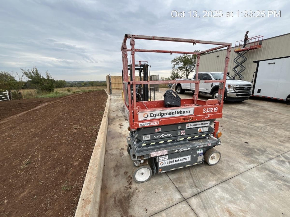 2021 SKYJACK SJ3219