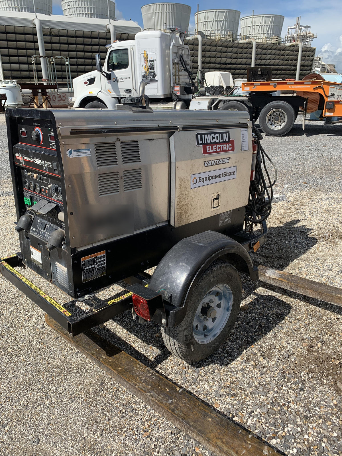 2019 Lincoln Electric Vantage 322 Welder Ready-Pak 3, Two wheel trailer, Fender and Light kit, Cable Rack