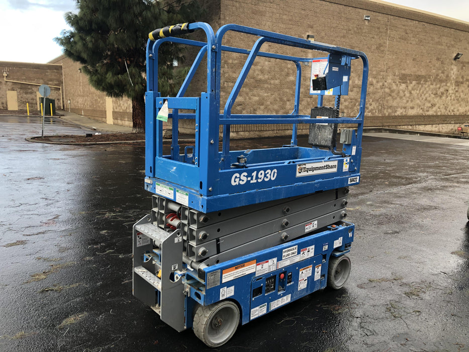 2019 Genie GS-1930 Half Height Swing Gate, 800W Inverter