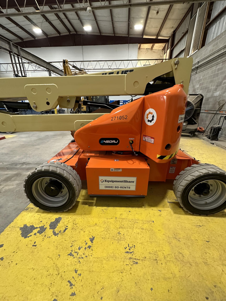 2022 JLG E450AJ