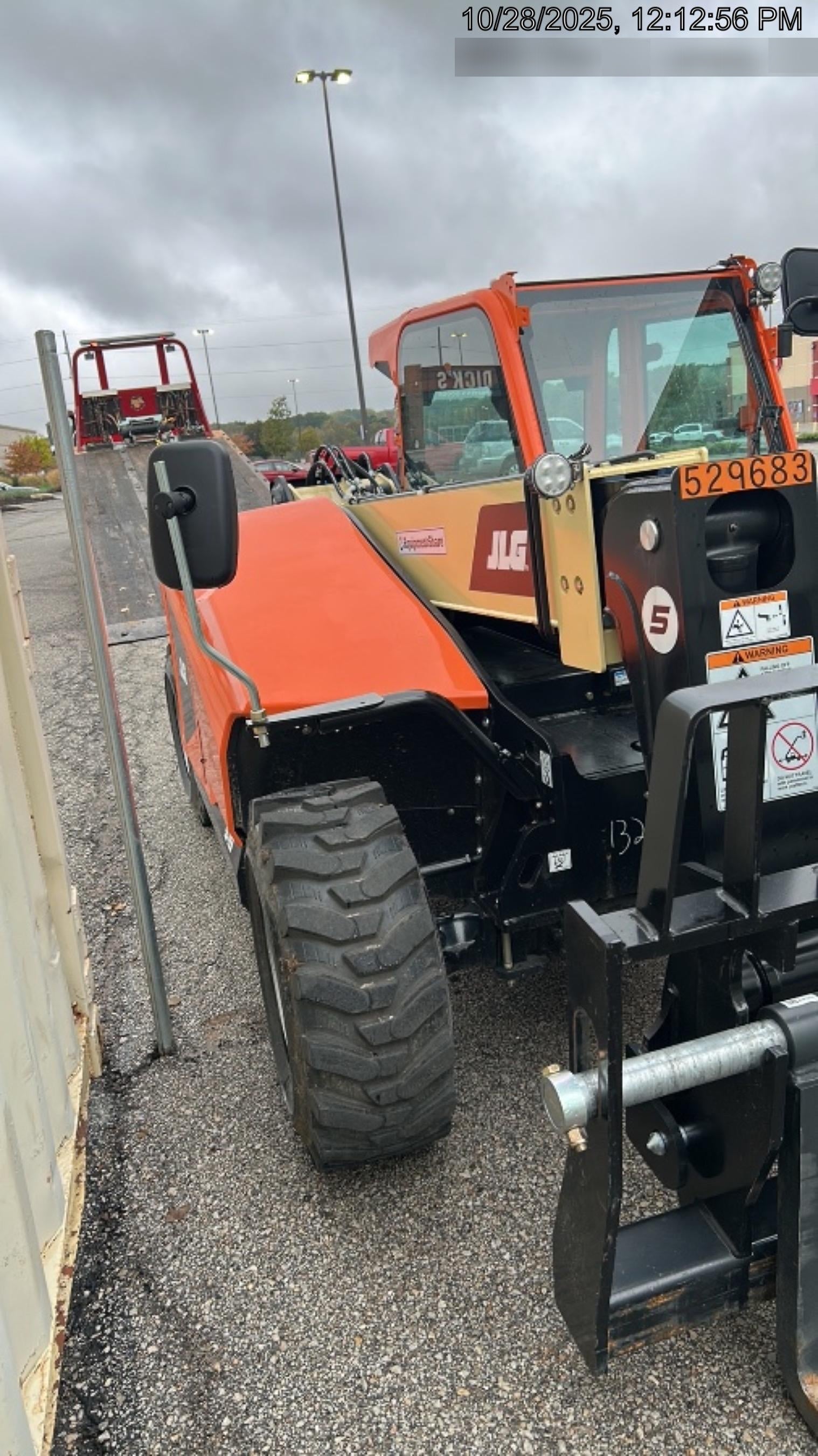 2025 JLG 519