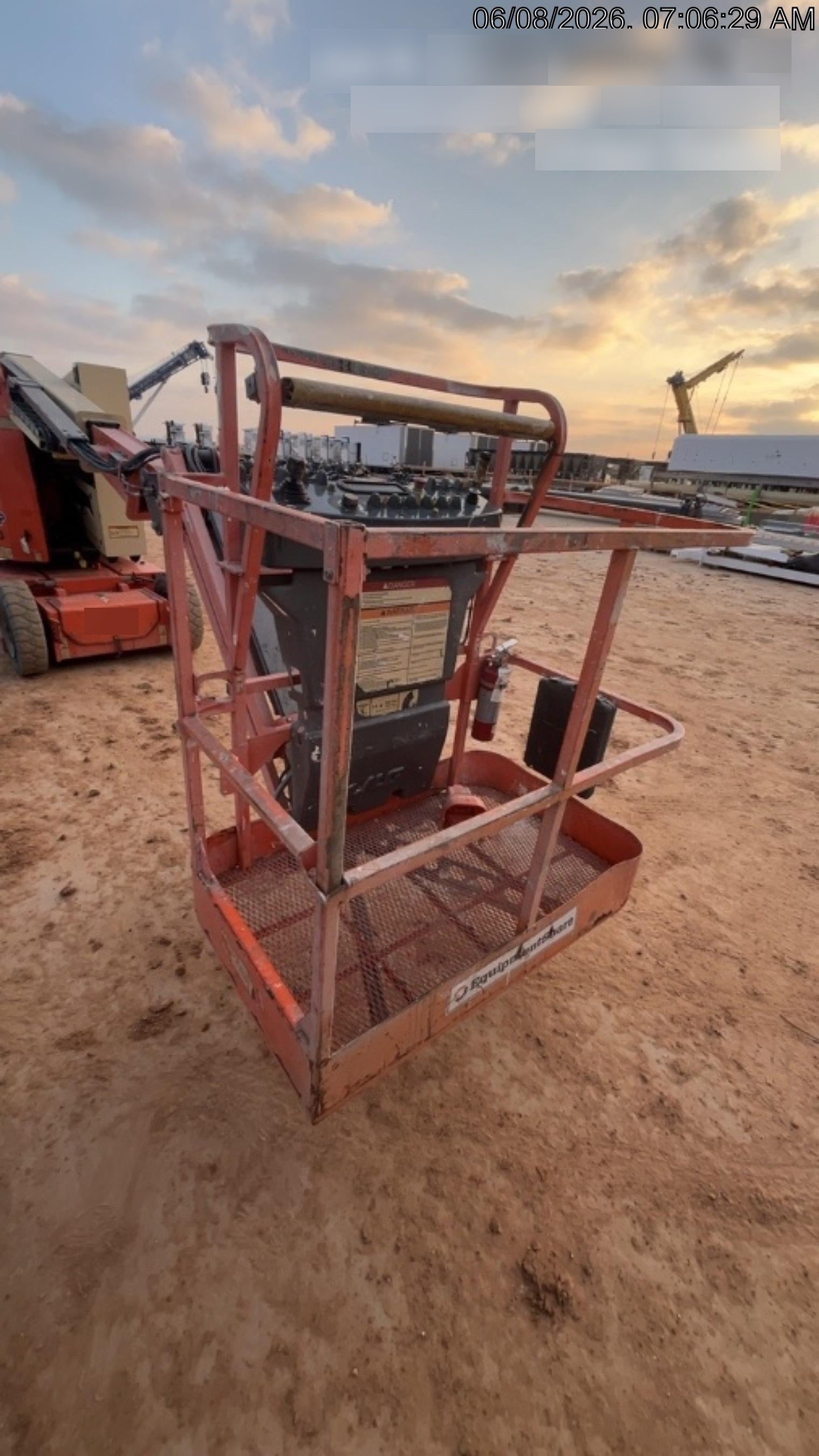 2019 JLG E300AJP