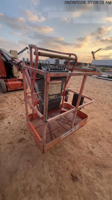 2019 JLG E300AJP