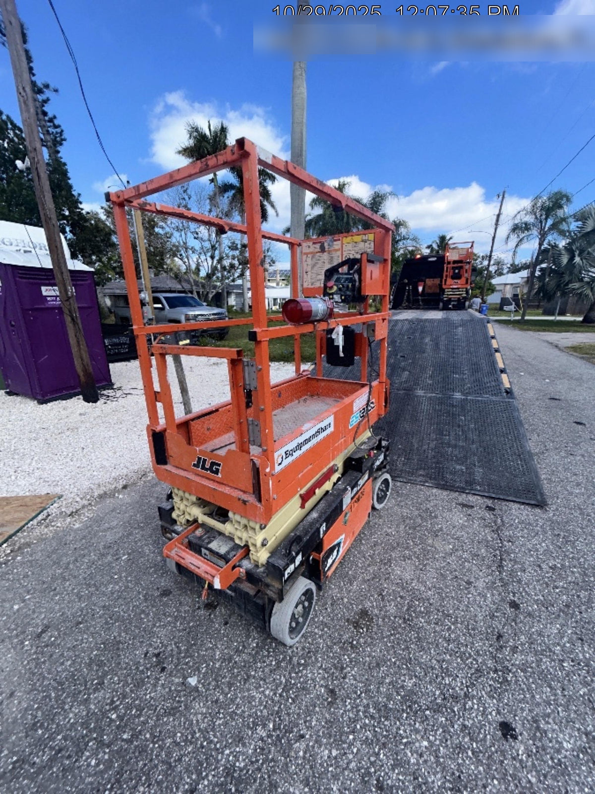 2021 JLG ES1330L