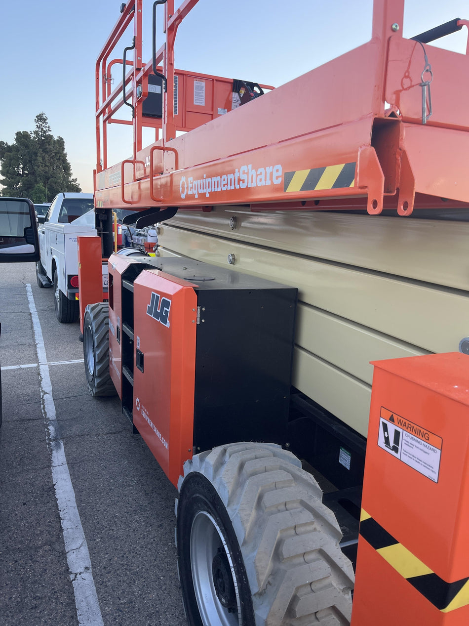 2023 JLG RT4394