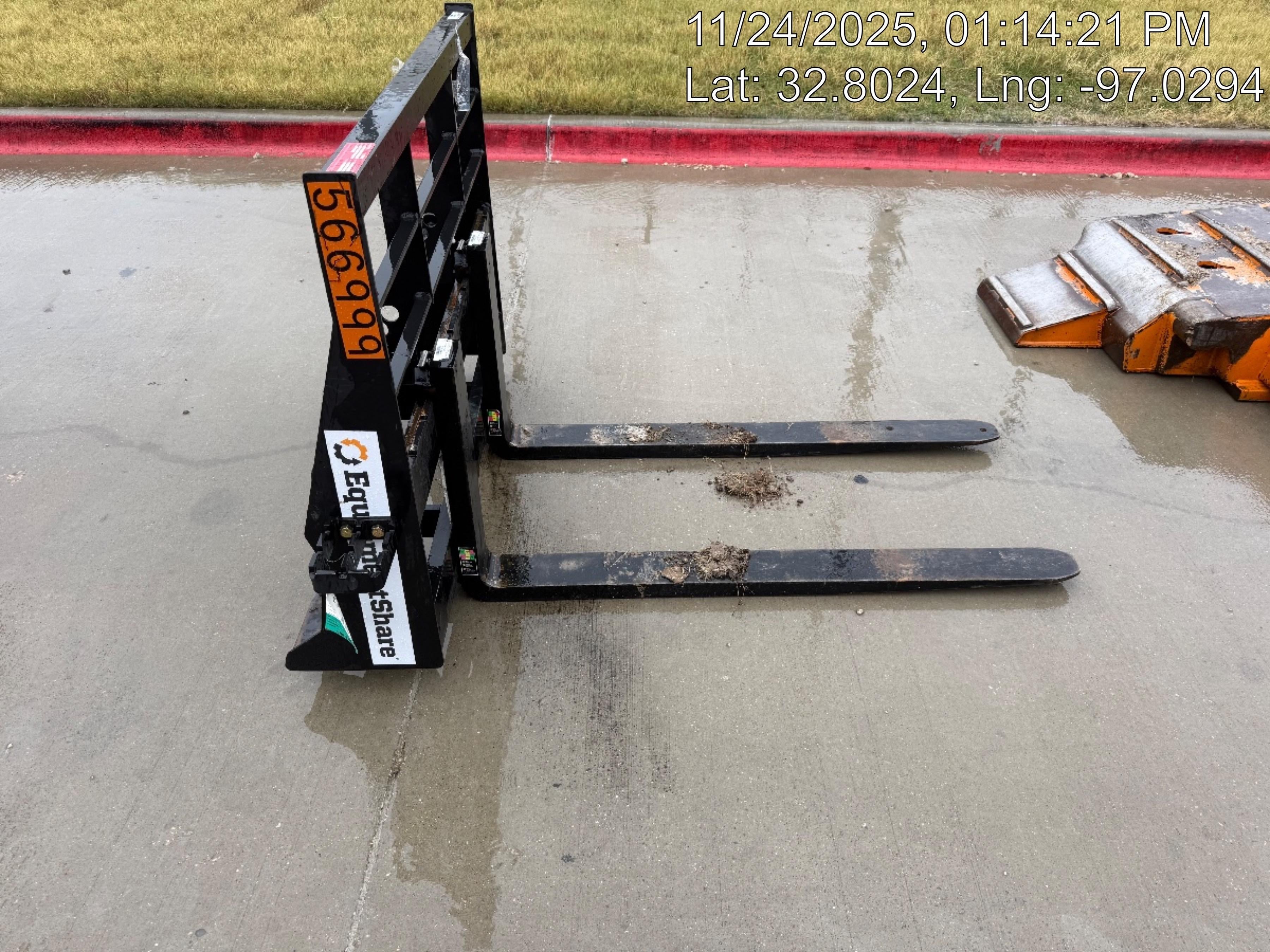 2025 ARROW MATERIAL HANDLING 48" Pallet Forks - Arrow