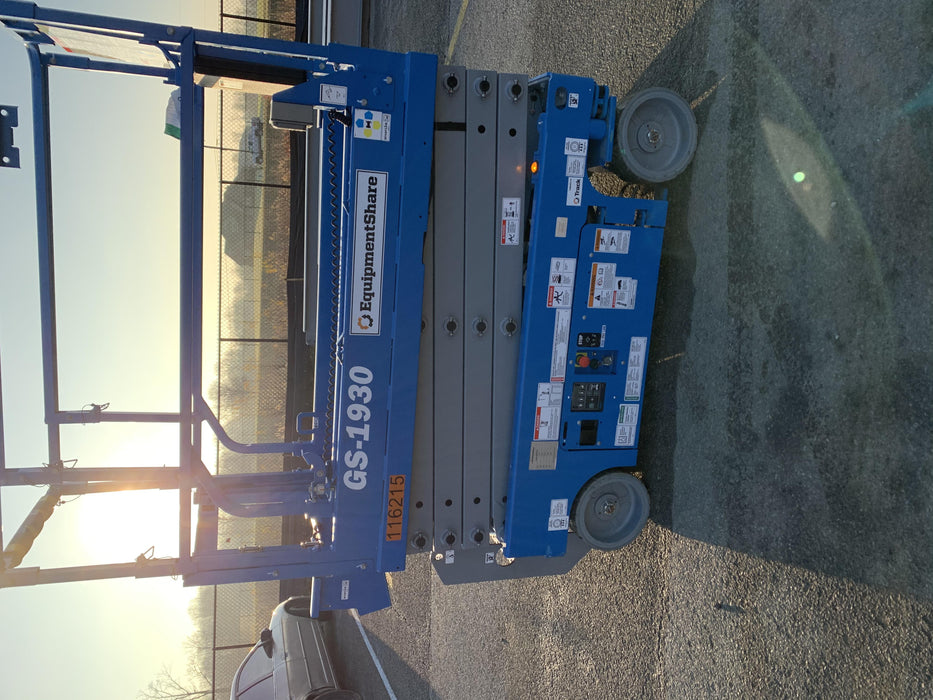 2020 Genie GS-1930 Solid Non Marking Tires, Beacon, Folding rails with half height swing gate