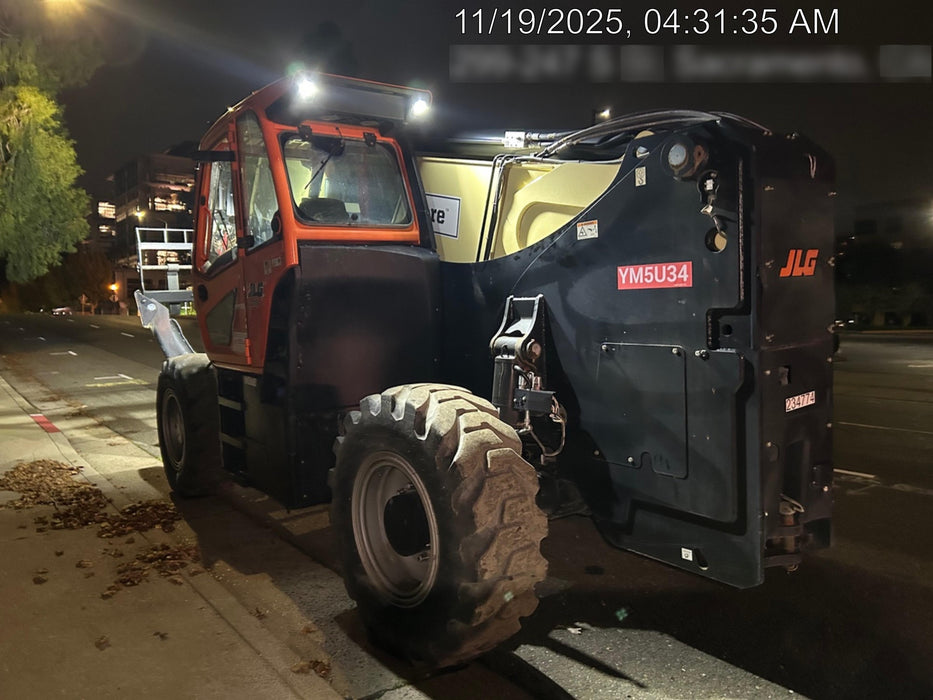 2022 JLG 1075