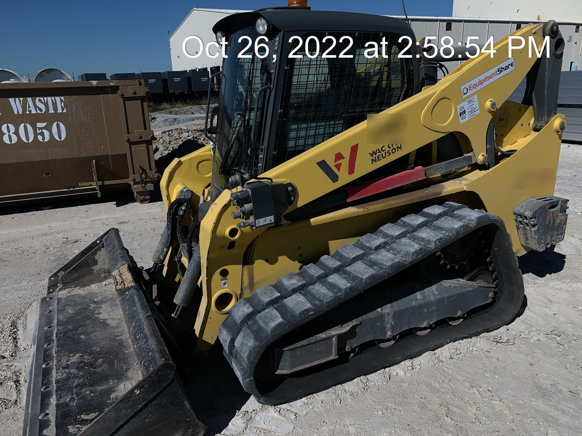 Wacker Neuson ST45 14-Pin Attachment Control T3 Bucket Leveling, Ride Control, CAB/Heat, A/C, Cyclonic Engine Pre-Cleaner, Block Heater (110v) T4F, Counter Weights, Dual Beam Work Lights,  Radio, Back-Up Camera, Zero-Drift Hydraulic Valve, Foot Throttle, 4 Way Flasher Kit, Scavenger Air Cleane, Synthetic Hydraulic Oil, High Flow LF	Hydraulic Coupler SSL/CTL