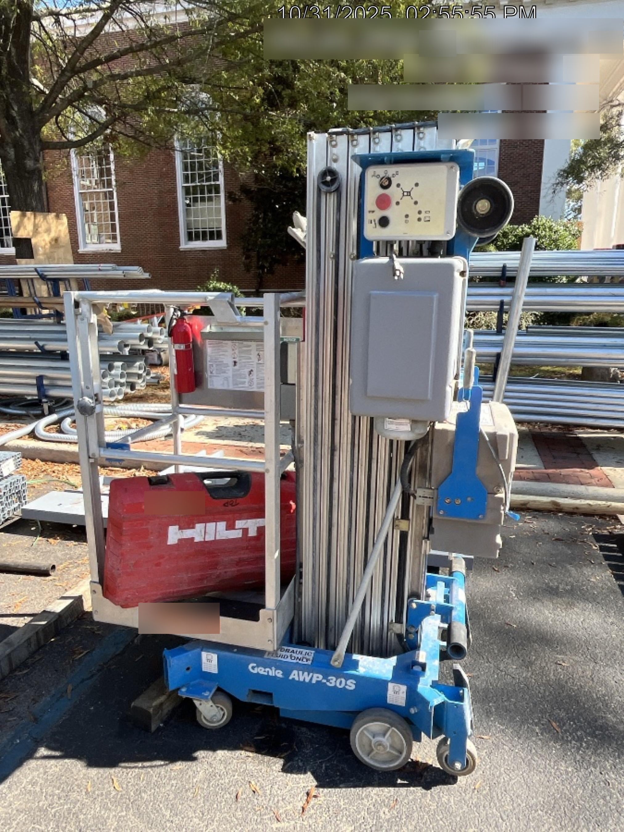 2019 GENIE AWP-30S