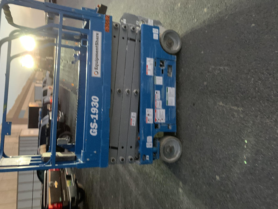 2020 Genie GS-1930 Solid Non Marking Tires, Beacon, Folding rails with half height swing gate