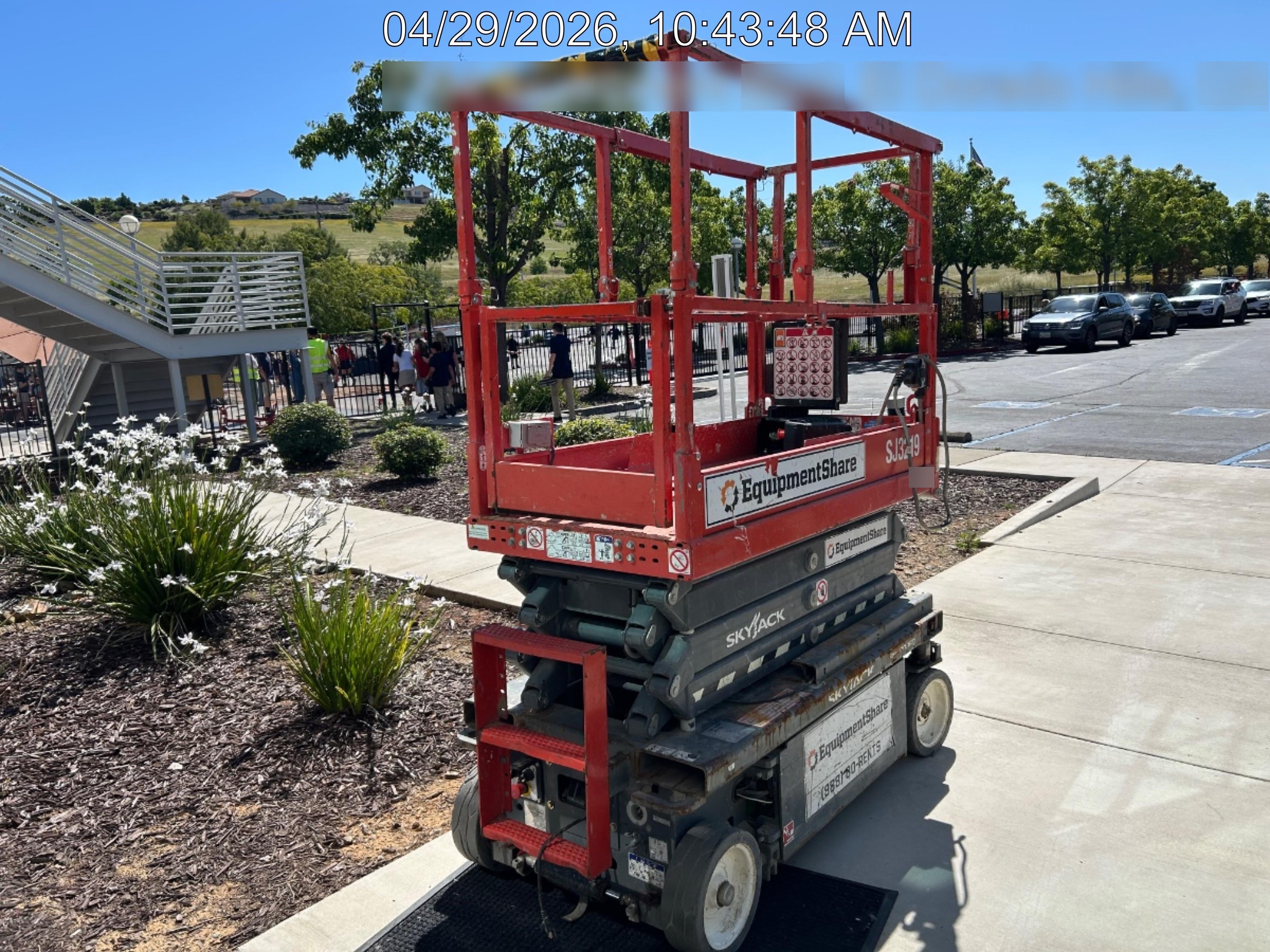 2020 Skyjack SJIII-3219 Solid NM Tires, Half height spring hinged entry gate, Dual Beacons, 800W Inverter