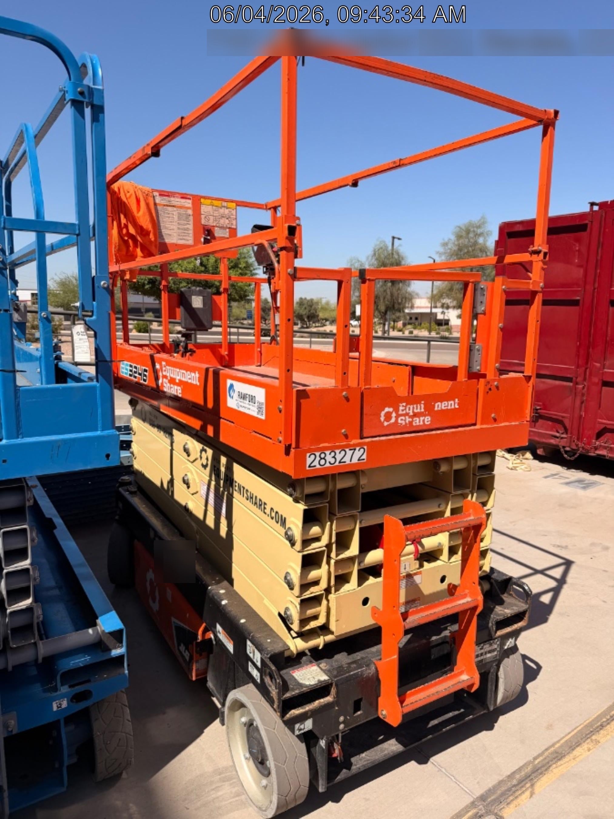 2022 JLG ES3246