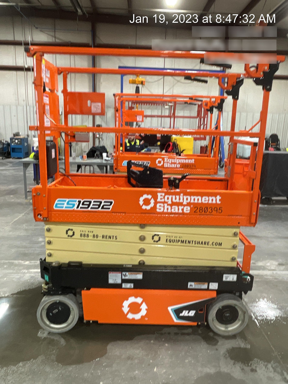 2022 JLG ES1932