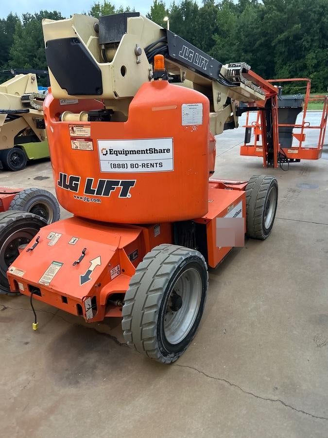 2019 JLG E450AJ