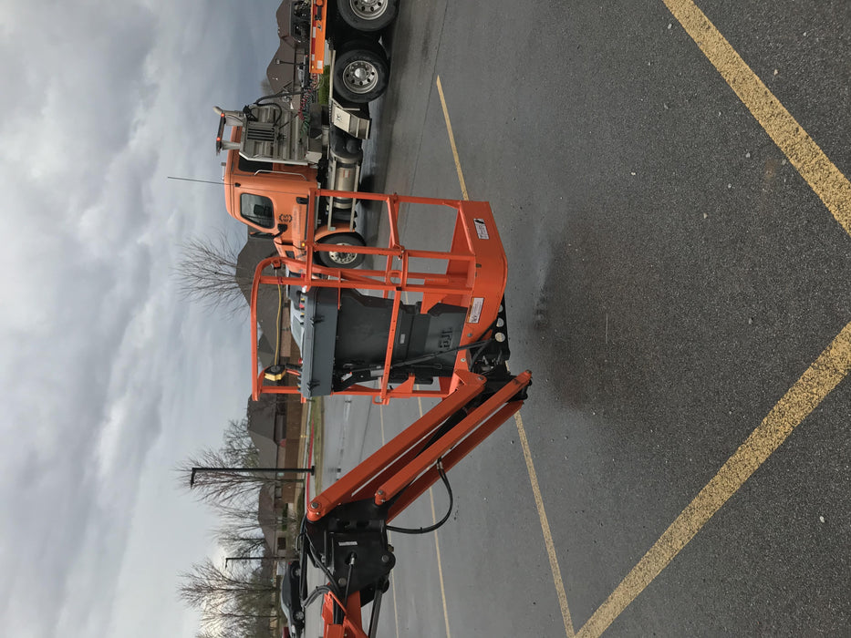 2019 JLG E400AJPN