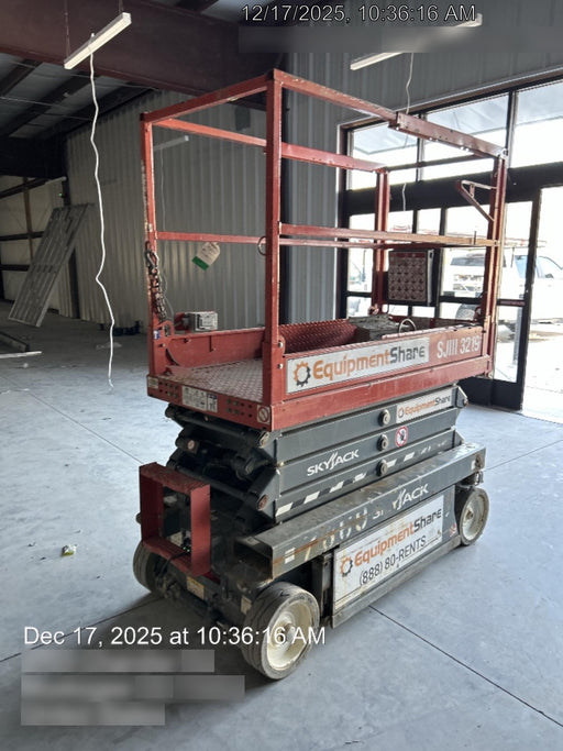 2018 Skyjack SJIII-3219 Skyjack SJIII3219 Scissor Lift w/Trojan Batteries