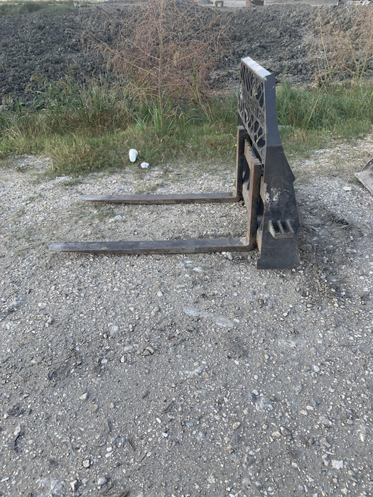 2021 PALADIN 48" Pallet Forks - Paladin