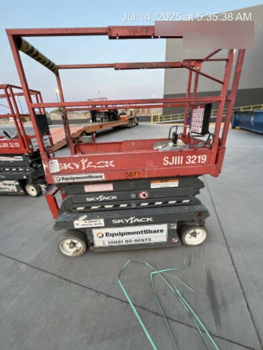 2017 SKYJACK SJIII-3219