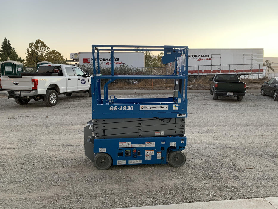 2020 Genie GS-1930 Solid Non Marking Tires, Beacon, Folding rails with half height swing gate, 800W Inverter