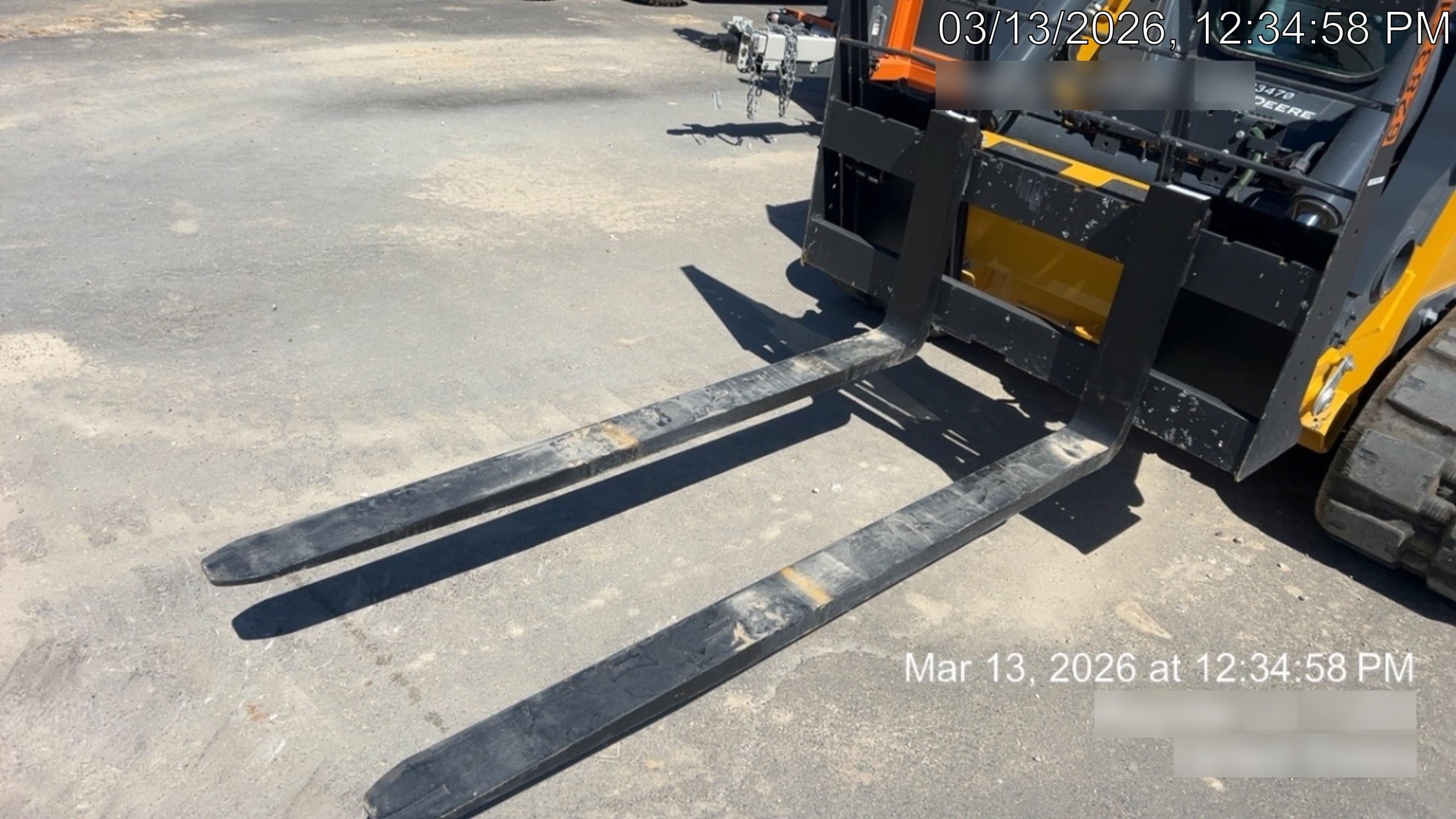 2025 ARROW MATERIAL HANDLING 60" Pallet Forks - Arrow