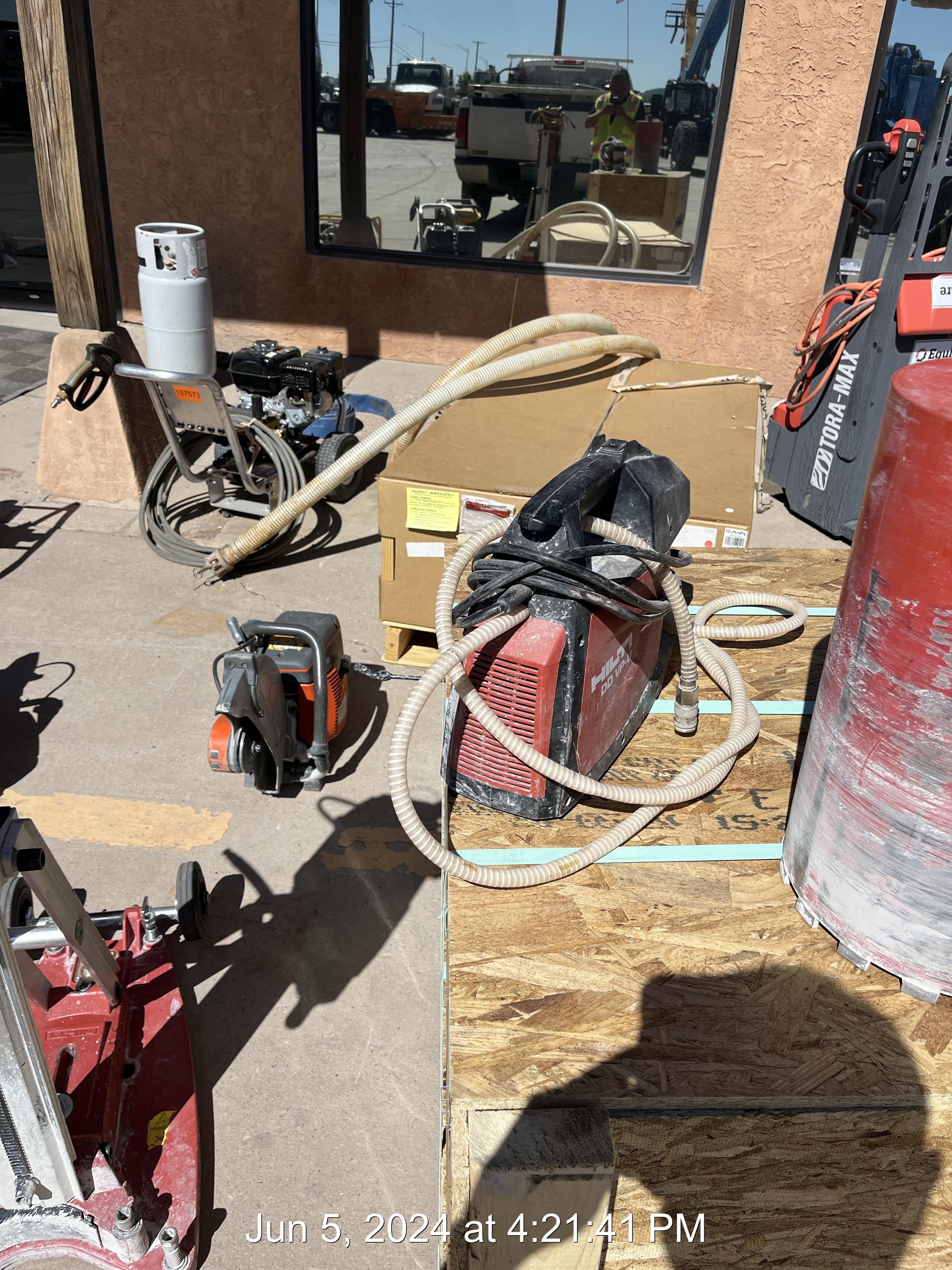 2021 HILTI DD250E