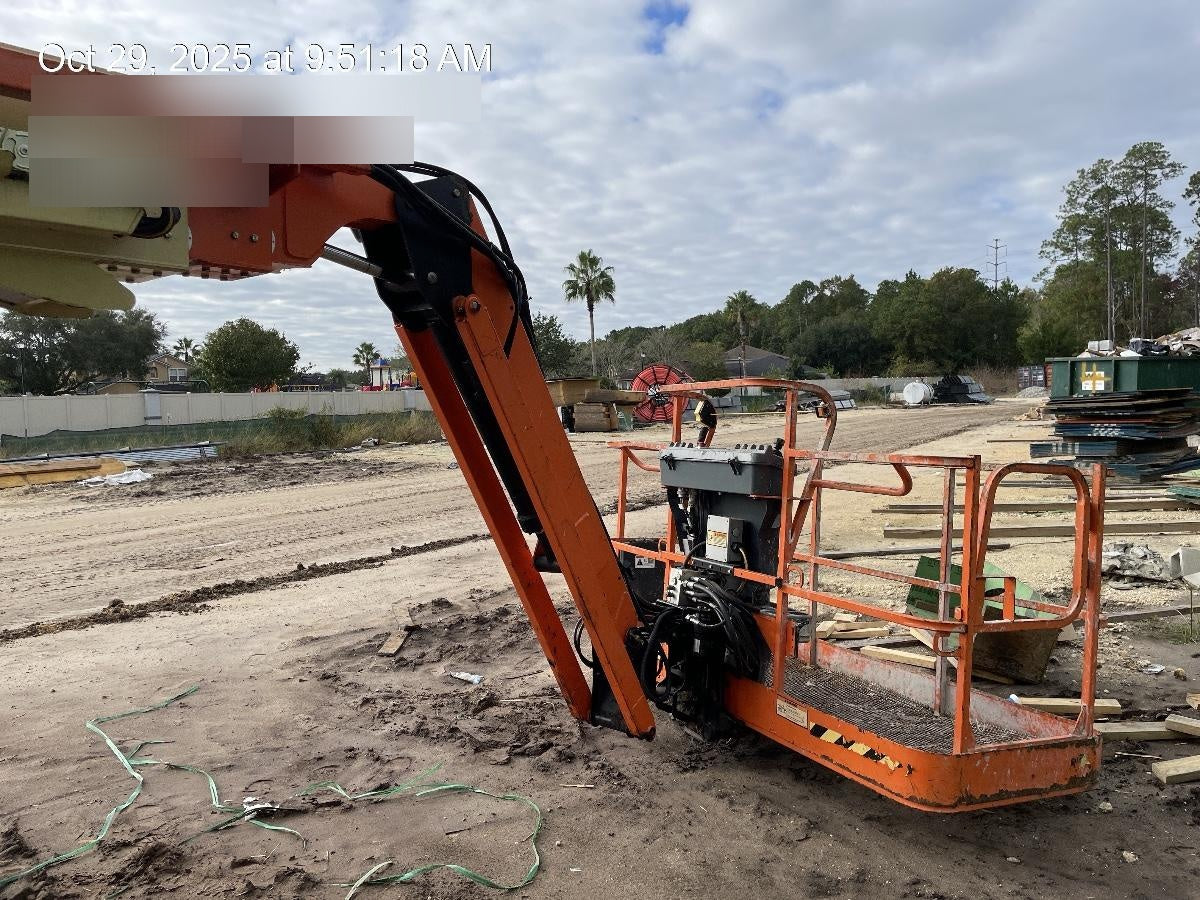 2021 JLG 660SJ