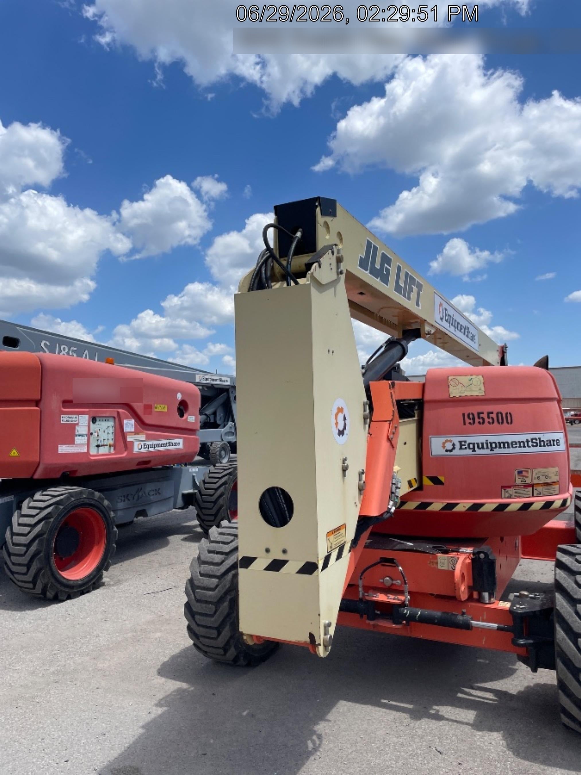2021 JLG 600AJ