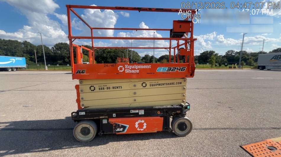 2022 JLG ES3246
