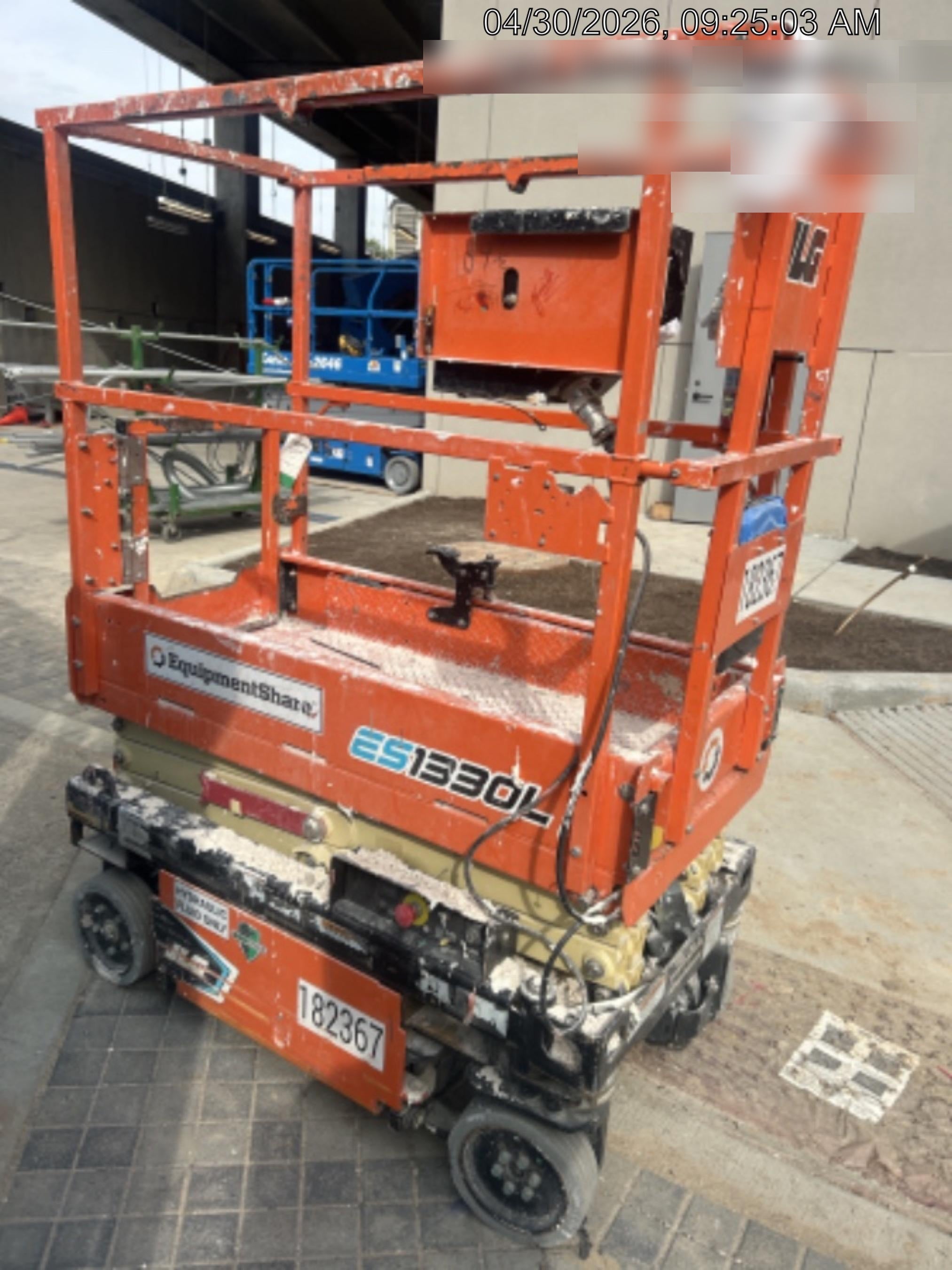 2021 JLG ES1330L